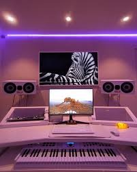 Mash Audio Visuals Logo